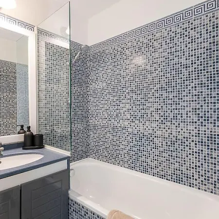 Super 1 Chambre Plage 2min A Pied, Piscine Apartment Cannes